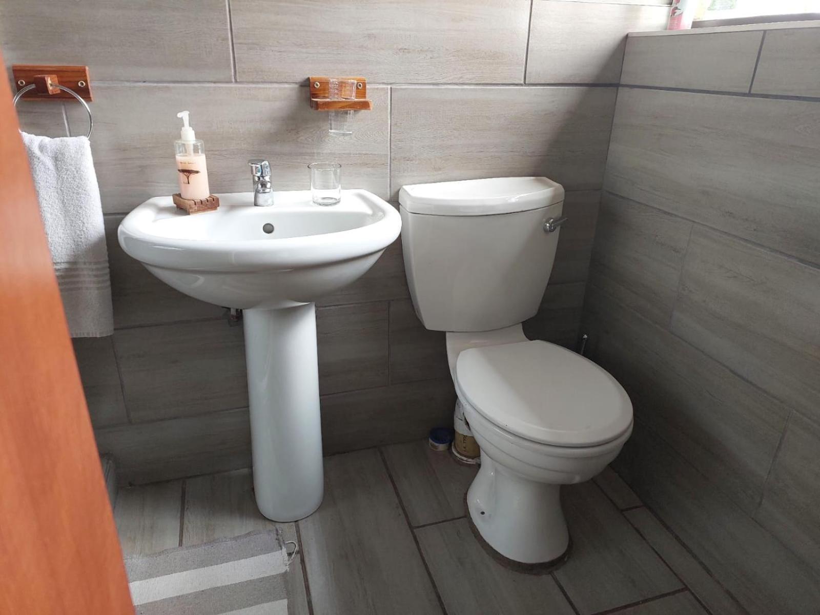 Aero Lodge Guest House มิดเดิลเบิร์ก ภายนอก รูปภาพ