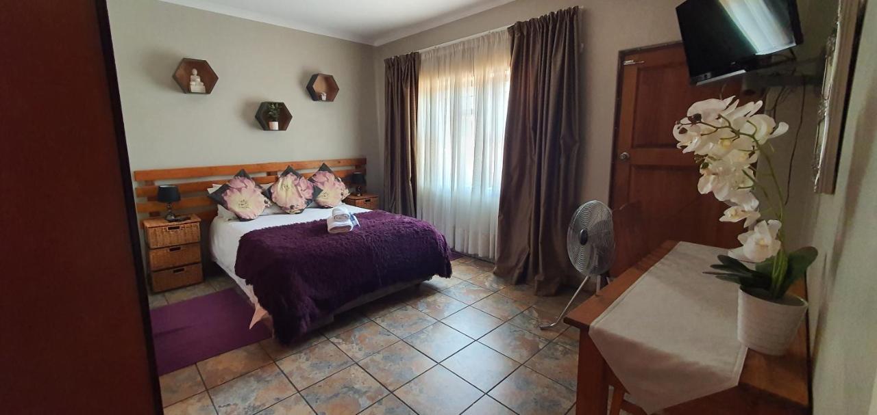 Aero Lodge Guest House มิดเดิลเบิร์ก ภายนอก รูปภาพ